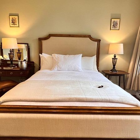 ホテル Woodstone Manor Inc. Sturdies Bay エクステリア 写真