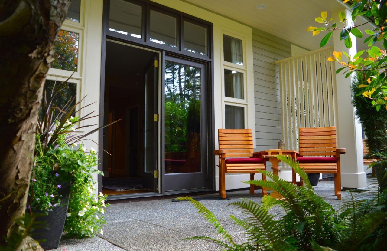 ホテル Woodstone Manor Inc. Sturdies Bay エクステリア 写真