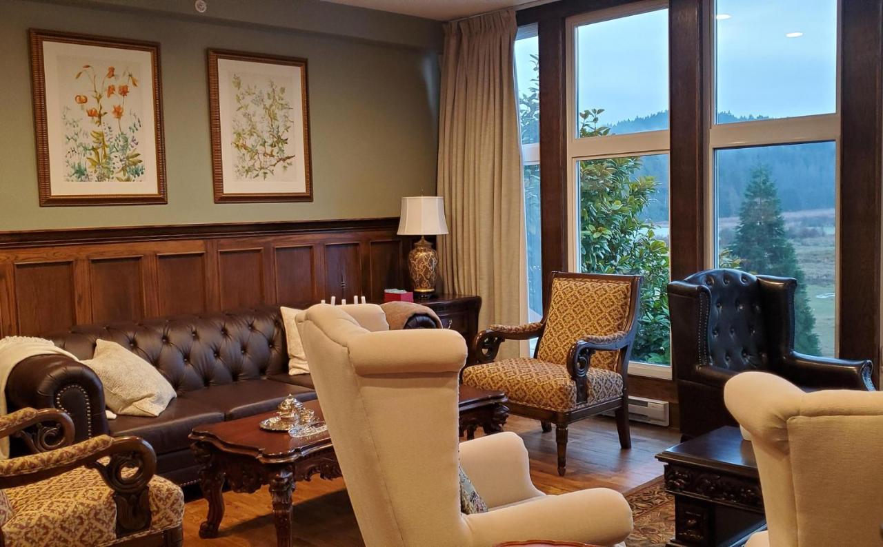 ホテル Woodstone Manor Inc. Sturdies Bay エクステリア 写真