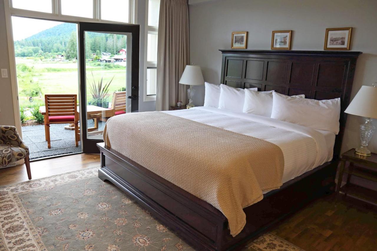 ホテル Woodstone Manor Inc. Sturdies Bay エクステリア 写真