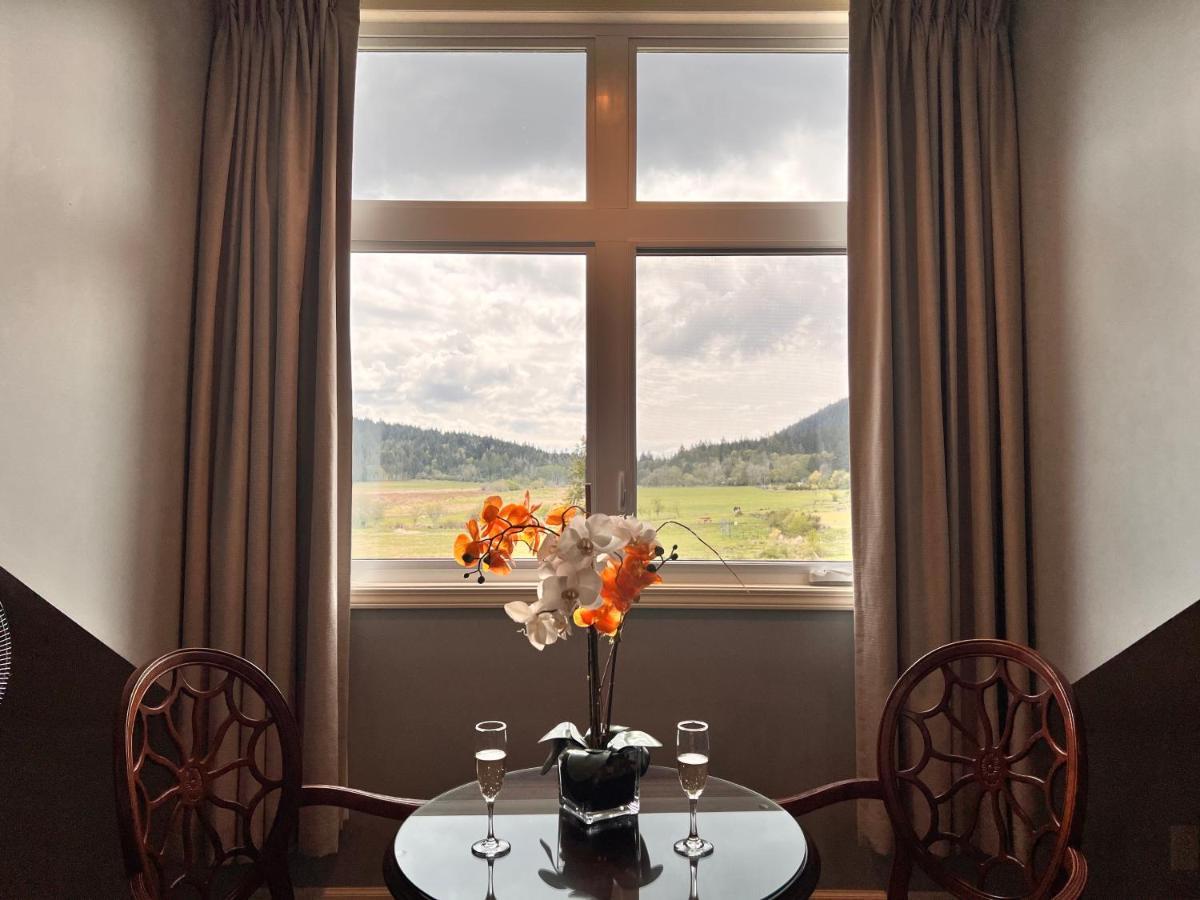 ホテル Woodstone Manor Inc. Sturdies Bay エクステリア 写真