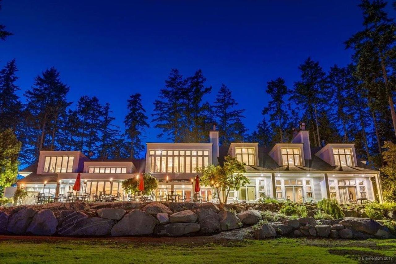 ホテル Woodstone Manor Inc. Sturdies Bay エクステリア 写真