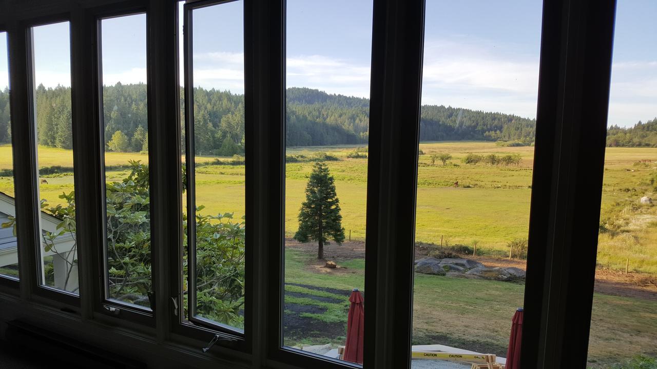 ホテル Woodstone Manor Inc. Sturdies Bay エクステリア 写真