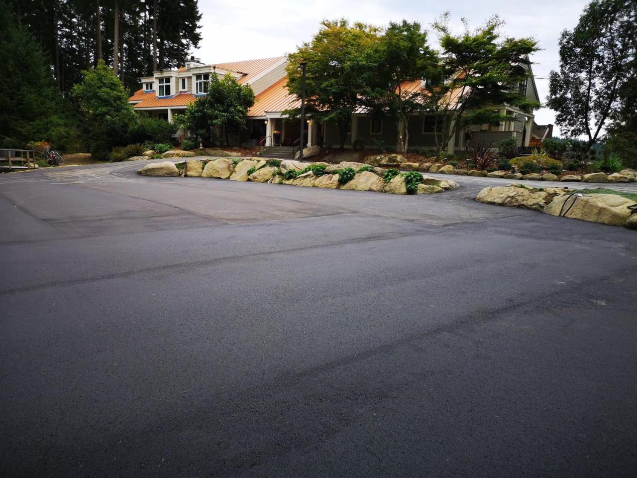 ホテル Woodstone Manor Inc. Sturdies Bay エクステリア 写真