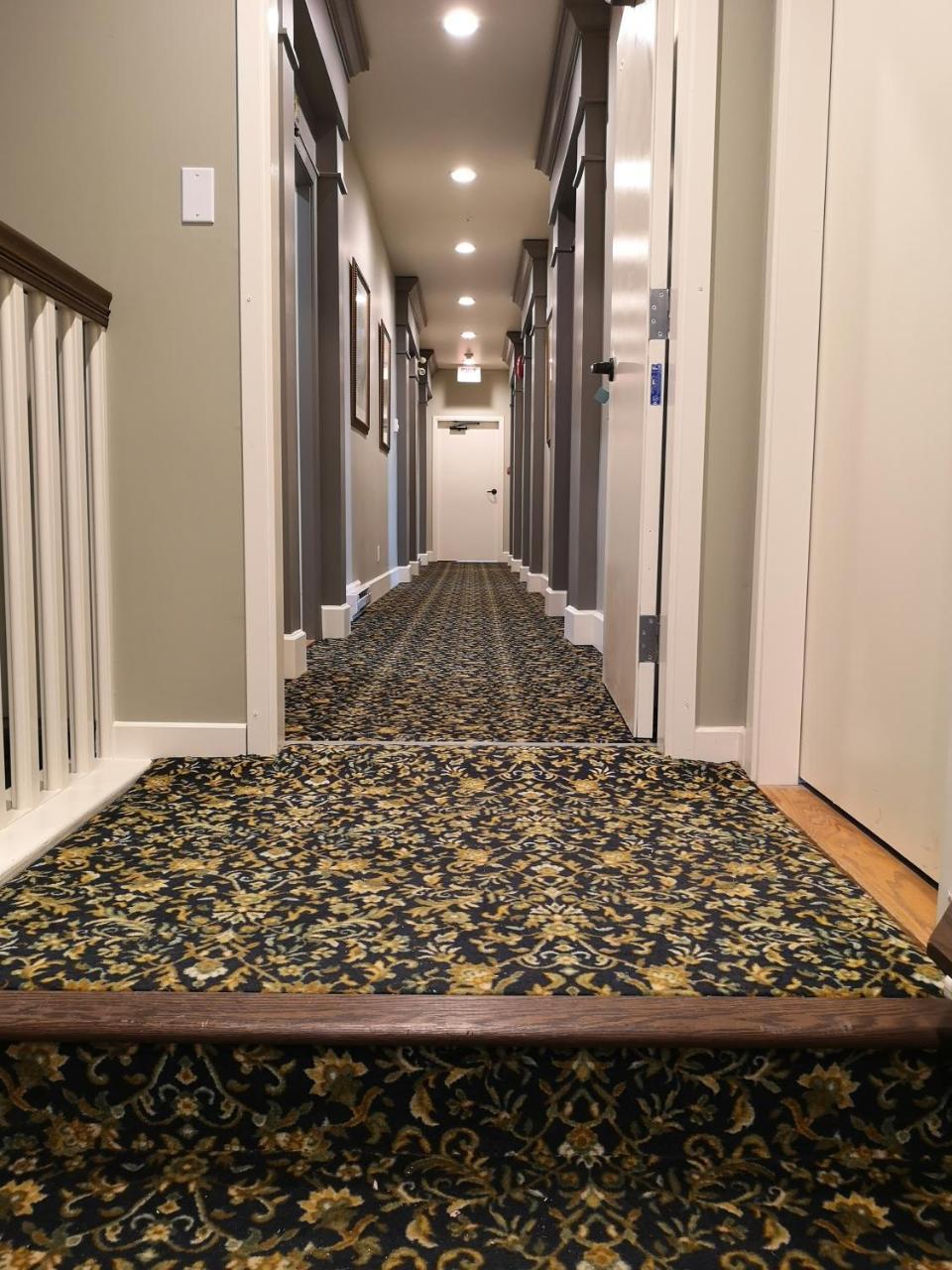 ホテル Woodstone Manor Inc. Sturdies Bay エクステリア 写真