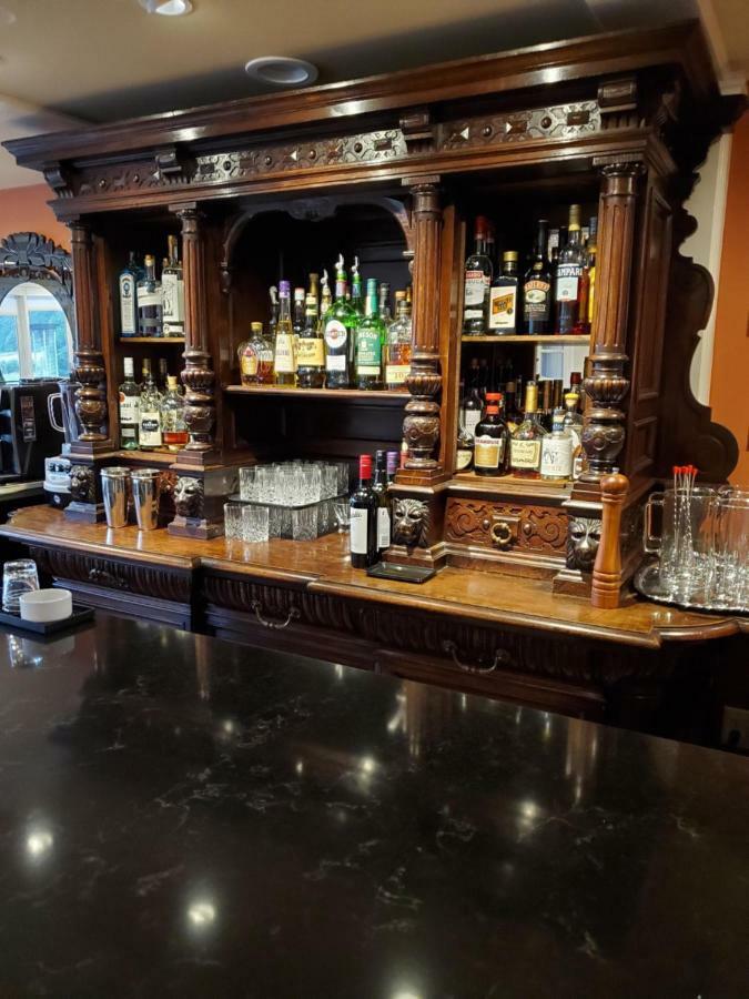 ホテル Woodstone Manor Inc. Sturdies Bay エクステリア 写真