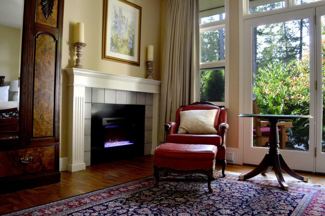 ホテル Woodstone Manor Inc. Sturdies Bay エクステリア 写真